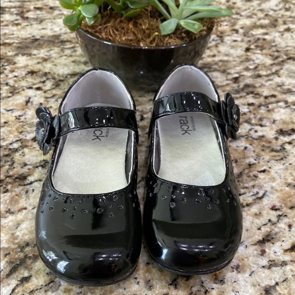 Nordstrom little girls Dress shoes Sz 11